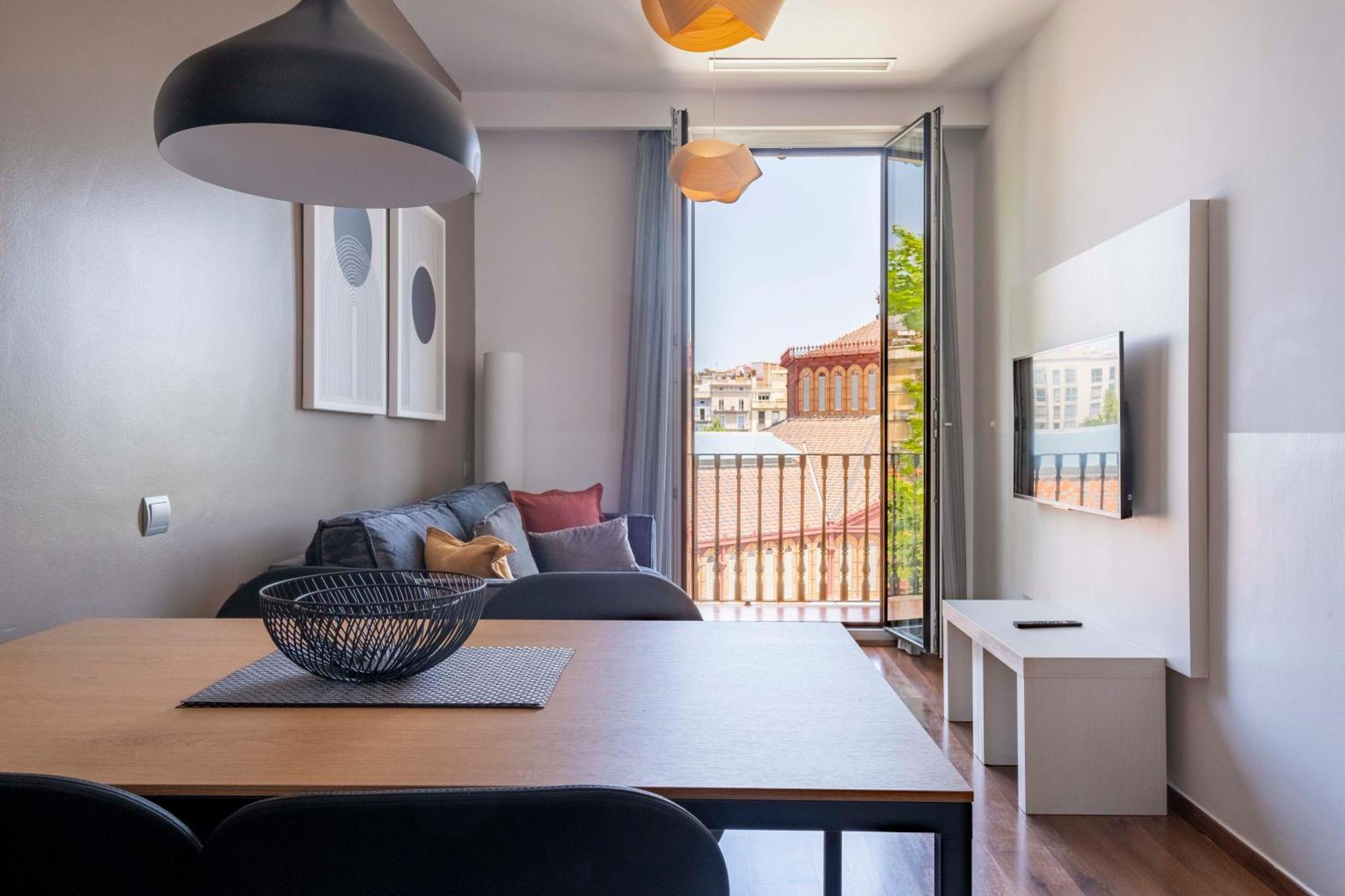 Apartment Aspasios Market Balconies *