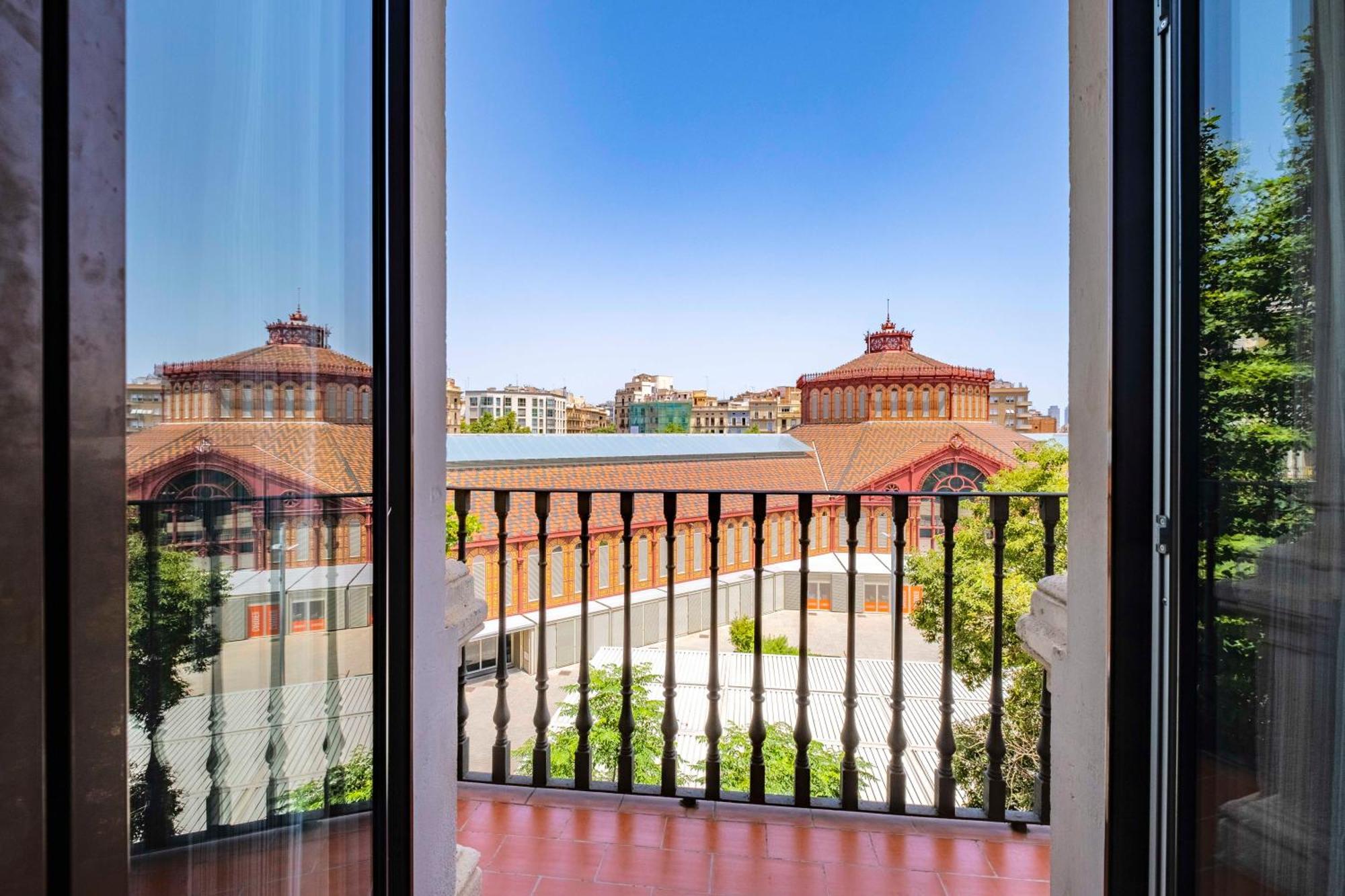 Apartment Aspasios Market Balconies